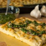 Disfida Focaccia con due miti del “cibo da strada” ligure