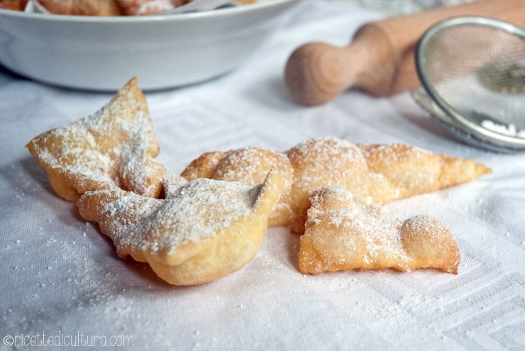 Dolci di Carnevale per tutti i gusti Una raccolta golosissima da curiosare nella settimana che precede il martedì grasso