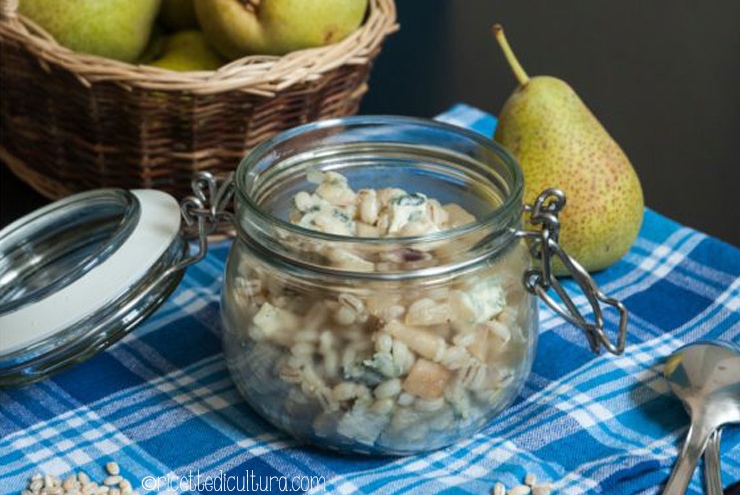 Insalata d’orzo con pere e gorgonzola Non la solita insalata di cereali