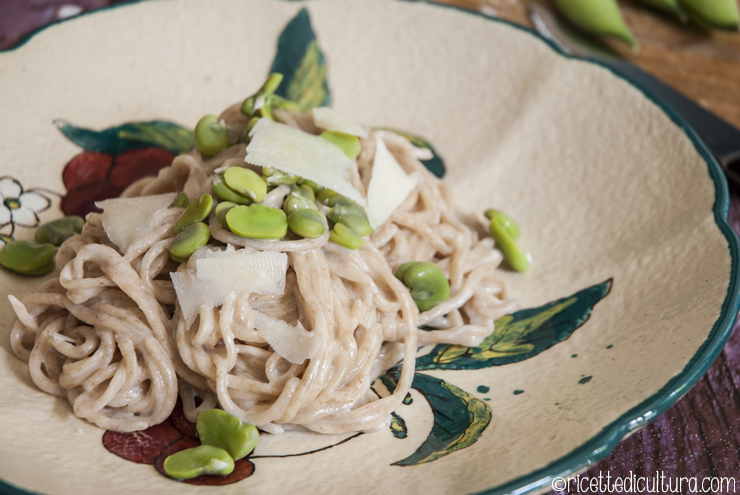 Spaghetti di farro con fave e pecorino Fave e pecorino rivisitato in una gustosa spaghettata di farro