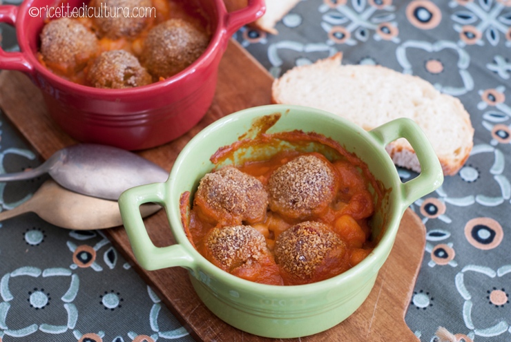 Cocottes con polpettine e fagioli Da scaldare in forno, succulente da fare scarpetta