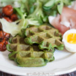 Waffles con gli spinaci nell’impasto