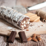 Salame di cioccolato con mandorle