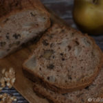Pane dolce con noci e pere