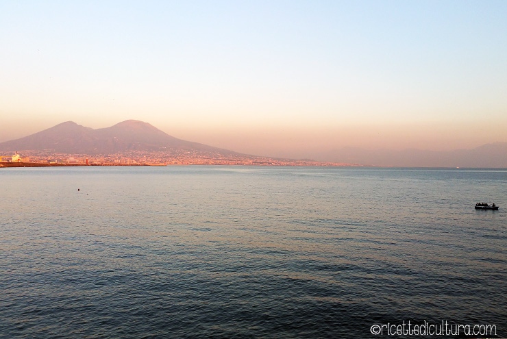 Napoli e i suoi contrasti, una visita tra contemporaneo e antico Miseria e nobiltà: Napoli di varietà e dissonanze