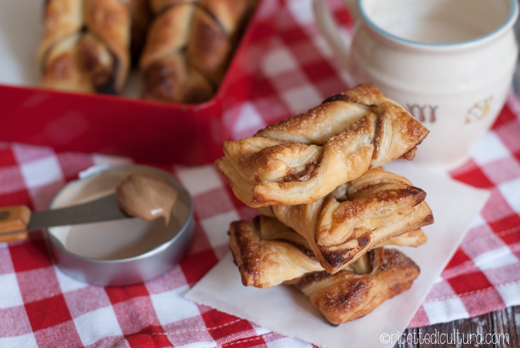 Sfogliatine veloci in forno a microonde Un ripieno di crema al tiramisù e la croccantezza perfetta