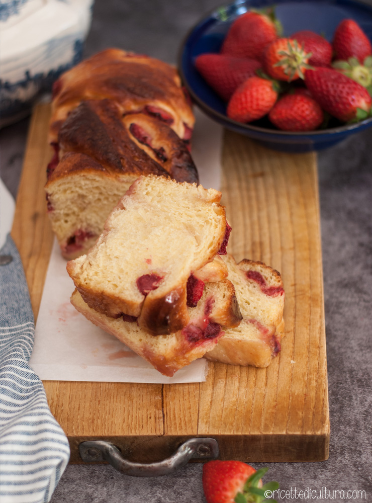 babka-alle-fragole-affettata