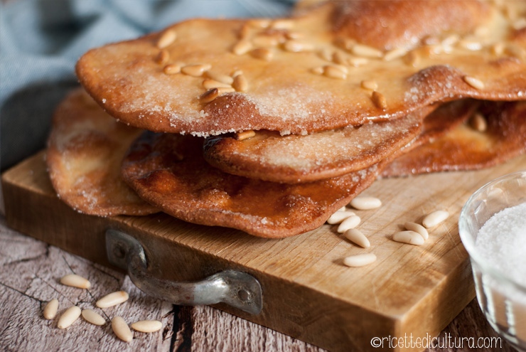 Coca de vidre – semplice golosità Il dolce da panetteria catalano dolce e scrocchiarello