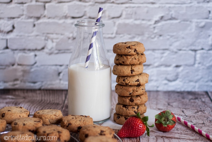 Cookies americani: la ricetta perfetta Burrosi e ricchi di cioccolato, mantegono la loro forma in cottura