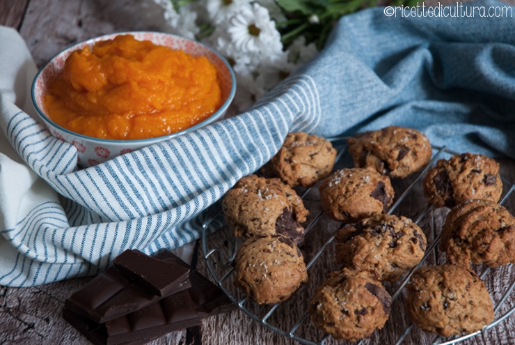 Biscotti morbidi alla zucca e cioccolato Profumati di cannella e deliziosamente consolatori