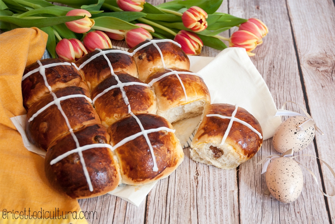 thang-zong-hot-cross-buns